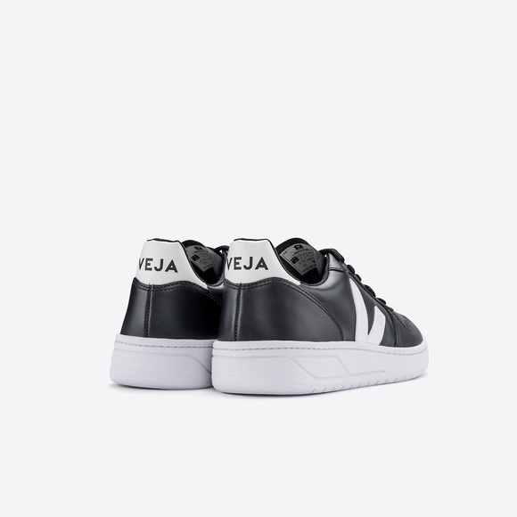 V-10 VEJA Black/White leather sneakers - Picture 2 of 9
